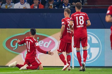 James Rodríguez marca ante el Schalke 04 en el primer partido como titular en la cuarta jornada de la Bundesliga. El colombiano anotó de cabeza y jugó 86 minutos. 