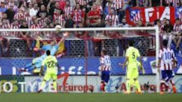 PARADÓN EN MADRID. Claudio Bravo lució su calidad la pasada temporada en el Calderón.