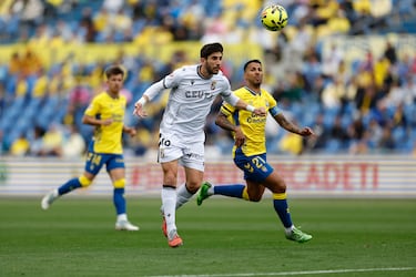 Aprobados y suspensos del Ceuta: la voracidad de Jesé y Miyashiro hace añicos al Superferry 