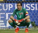 Claudio Bravo se replantea su futuro en la Roja tras polémicas