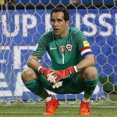 Claudio Bravo se replantea su futuro en la Roja tras polémicas