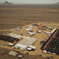 Un pueblo andante en medio de la nada: la vida en la Titan