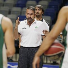 Joan Plaza igualará a Javier Imbroda en el infierno de Estambul