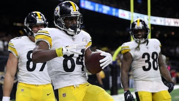 NEW ORLEANS, LOUISIANA - DECEMBER 23: Antonio Brown #84 of the Pittsburgh Steelers reacts after a touchdown against the New Orleans Saints during the second half at the Mercedes-Benz Superdome on December 23, 2018 in New Orleans, Louisiana.   Chris Graythen/Getty Images/AFP
 == FOR NEWSPAPERS, INTERNET, TELCOS &amp; TELEVISION USE ONLY ==