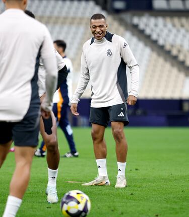 MBappé durante el entrenamiento.