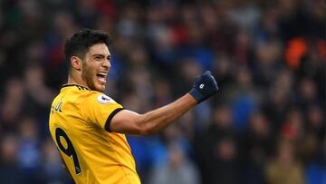 Raúl Jiménez celebrando un gol con Wolverhampton.