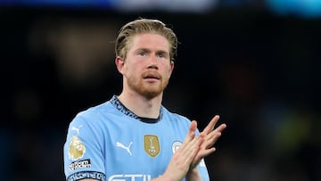 Soccer Football - Premier League - Manchester City v Wolverhampton Wanderers - Etihad Stadium, Manchester, Britain - May 2, 2025 Manchester City's Kevin De Bruyne celebrates after the match REUTERS/Scott Heppell EDITORIAL USE ONLY. NO USE WITH UNAUTHORIZED AUDIO, VIDEO, DATA, FIXTURE LISTS, CLUB/LEAGUE LOGOS OR 'LIVE' SERVICES. ONLINE IN-MATCH USE LIMITED TO 120 IMAGES, NO VIDEO EMULATION. NO USE IN BETTING, GAMES OR SINGLE CLUB/LEAGUE/PLAYER PUBLICATIONS. PLEASE CONTACT YOUR ACCOUNT REPRESENTATIVE FOR FURTHER DETAILS..