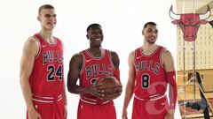 Lauri Markkanen, Kris Dunn y Zach LaVine, durante la presentaci&oacute;n de los Chicago Bulls.