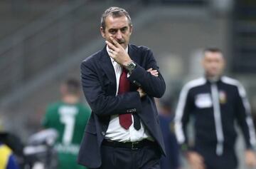 Milan's manager Marco Giampaolo gestures on the touchline during the Italian Serie A soccer match between AC Milan and ACF Fiorentina   29/09/2019 ONLY FOR USE IN SPAIN