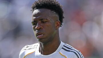 EAST RUTHERFORD, NEW JERSEY - JULY 09: Vinicius Junior #7 of Real Madrid C.F. reacts during the FIFA Club World Cup 2025 semi-final match between Paris Saint-Germain and Real Madrid CF at MetLife Stadium on July 09, 2025 in East Rutherford, New Jersey. Buda Mendes/Getty Images/AFP (Photo by Buda Mendes / GETTY IMAGES NORTH AMERICA / Getty Images via AFP)