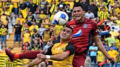 Mexican Omar Rosas (L) of Real Espana vies for the ball with Denil Maldonado of Motagua during the Honduran Clausura tournament final football match at the Olimpico Metropolitano stadium in San Pedro Sula, Honduras, on May 29, 2022. (Photo by Orlando SIERRA / AFP) (Photo by ORLANDO SIERRA/AFP via Getty Images)