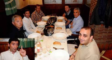 Marcelino García Toral, en el Restaurante Gambrinus de Santander en 2011 junto a la redacción de AS Cantabria.