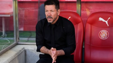Simeone, en el banquillo en el último partido ante el Girona.