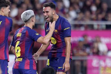 Eric Garcia y  Gavi celebran el primer tanto culé.