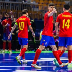 España llega a cuartos con sobresaliente y goleada a Bélgica