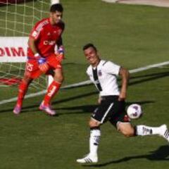 Esteban Paredes es el mayor verdugo de Johnny Herrera