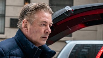 FILE PHOTO: Actor Alec Baldwin departs his home, as he will be charged with involuntary manslaughter for the fatal shooting of cinematographer Halyna Hutchins on the set of the movie "Rust,”  in New York, U.S., January 31, 2023. REUTERS/David 'Dee' Delgado/File Photo