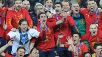 <b>MAYORÍA. </b>Los siete candidatos de la Selección a ganar el Balón de Oro junto a los otros campeones.