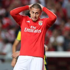 Nicolás Castillo dejaría Benfica para volver a México