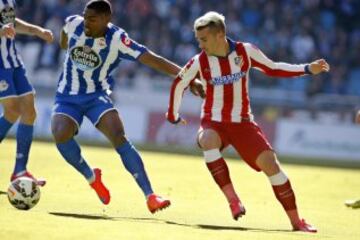 Ivan Cavaleiro con el balón ante Griezmann.