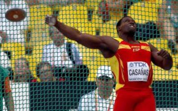 El lanzador español Frank Casañas durante uno de sus lanzamientos en la final de lanzamiento de disco de los Mundiales de Atletismo Moscú 2013, que se celebran en el Estadio Olímpico Luzhnikí