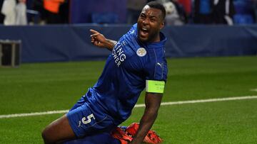 El capit&aacute;n del Leicester City, Wes Morgan, celebrando un gol ante el Sevilla.