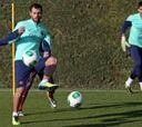 Mascherano se entrena con el grupo; Busquets, al margen