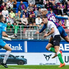 Ipurua baila al ritmo de Stoichkov