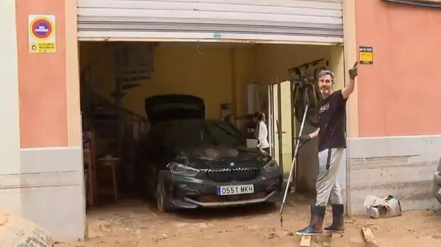 Dolor rojillo sobre el barro