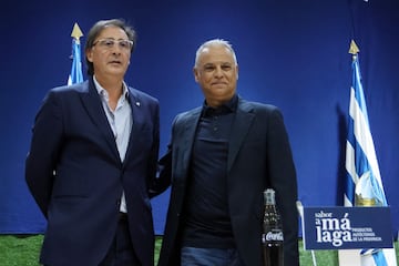 Sergio Pellicer, con el director deportivo Loren Juarros.