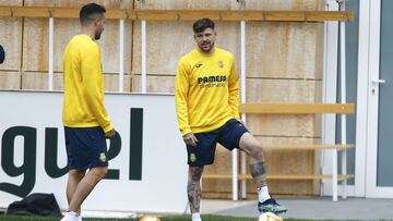 24/02/21  ENTRENAMIENTO DEL VILLARREAL 
 ALBERTO MORENO Y MARIO
   
 PUBLICADA 10/03/21 NA MA19 2COL