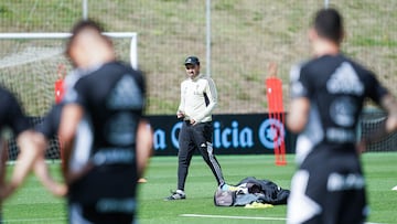 El técnico argentino Eduardo Coudet, durante un entrenamiento del Celta.