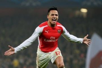 Alexis Sánchez marcó su gol 30 en lo que va del año. Es su mejor campaña en el profesionalismo.