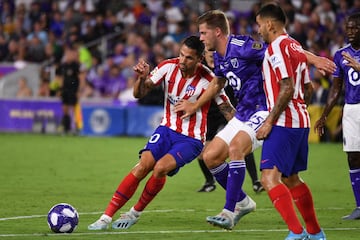 Vitolo y Walker Zimmerman.