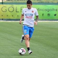 James dice presente y Selección entrena a puerta cerrada