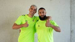 Fekir, con Marc Roca.