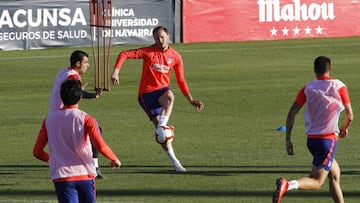 Sa&uacute;l, en un entrenamiento con el Atl&eacute;tico.