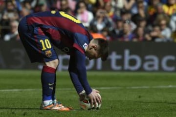 Messi marca el 2-0 de penalti. 
