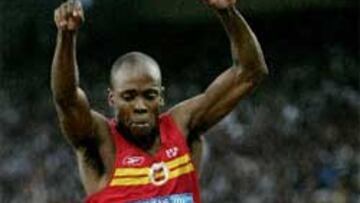 <b>SU MEJOR SALTO.</B> Joan Lino ha efectuado en Atenas el mejor salto de su carrera deportiva.