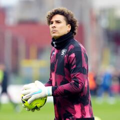 Salernitana evalúa extender contrato de Guillermo Ochoa