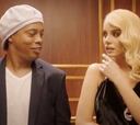 Ronaldinho encerrado en un ascensor con una modelo serbia: el spot que arrasa en YouTube