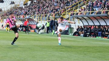 No te pierdas el minuto a minuto entre Cultural - Tenerife en vivo y en directo online, jornada 35 de LaLiga 1,2,3. Hoy, sábado 14 de abril a las 20.00 horas desde el Reino de León, en As.com