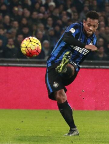 El jugador colombiano Fredy Guarin fichó por el Shanghai SIPG en 2016 por 13 millones de euros cuando era jugador del Inter de Milán