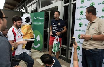 Uruguayan Gustavo Matosas, head coach of Costa Rica's national football team, jokes with journalists after a press conference in Alajuela, Costa Rica, on June 13, 2019, ahead of the Gold Cup football tournament.