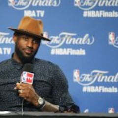 LeBron, sobre el récord de los Warriors: "Nunca se lesionan..."