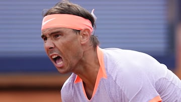 El tenista español Rafa Nadal reacciona durante su partido ante Alex de Miñaur en el Barcelona Open Banc Sabadell, el Trofeo Conde de Godó.