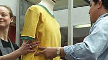 <b>UNA CAMISETA MÍTICA.</b> La zamarra de Pelé es un recuerdo vivo de la historia del fútbol.