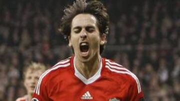 <b>GOL DE ORO.</b> Benayoun marcó un gol que sitúa al Liverpool un poco más cerca de los cuartos de final.