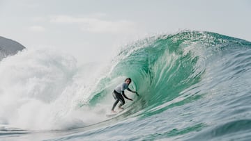 Satt hace valer localía en debut del retorno de la World Surf League a Chile