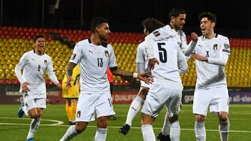 Italia no falla y Mancini alcanza a Lippi